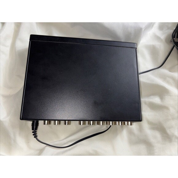 Radio Shack 15-1951 Audio Video A/V Selector - Picture 6 of 9